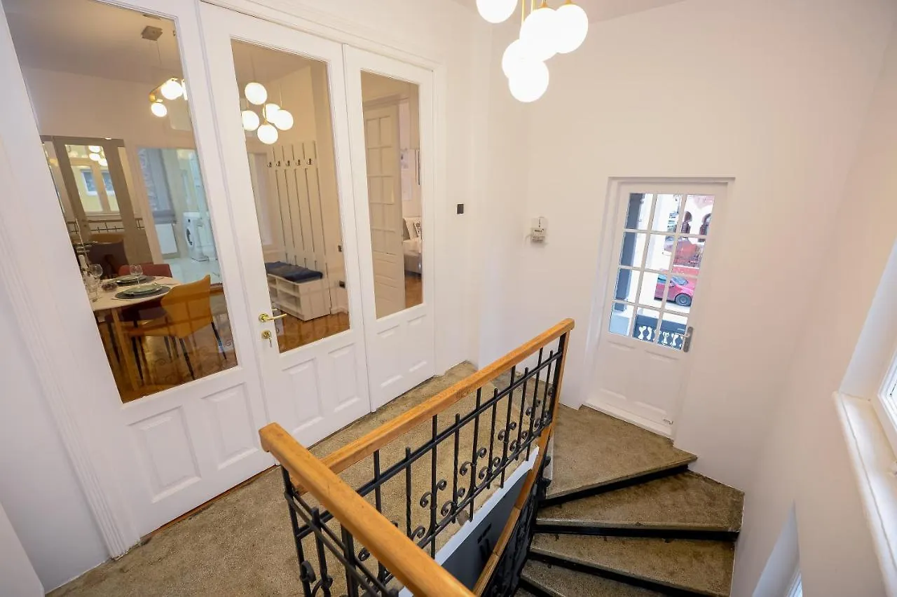 Villa Maria De Luxe Bucharest 0*,