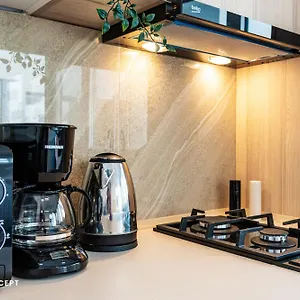 Apartament 811, Bucureşti